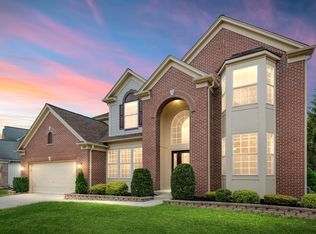 131 Rosewood Dr, Streamwood, IL 60107