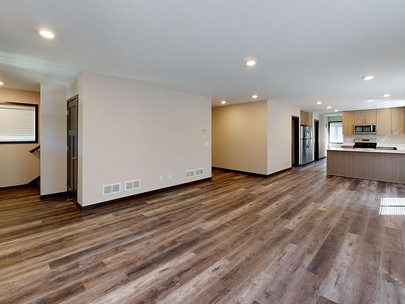 3rd image of 1018 18th Ave SE #2