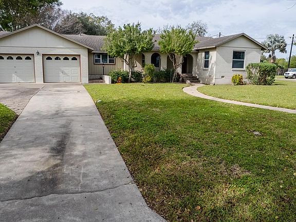 3rd image of 909 Ben Lora Ln