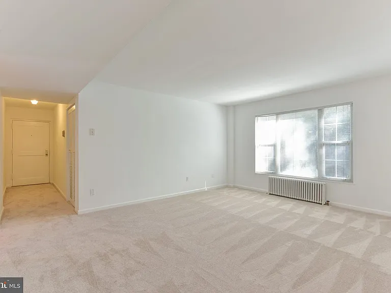 1423 N Nash St #208 — Photo 3