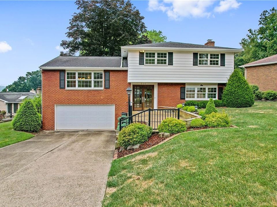 1st image of 321 Stoneybrooke Dr