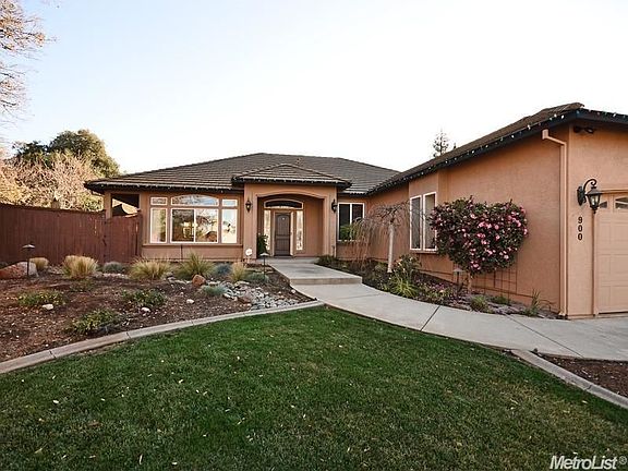 2nd image of 900 Yosemite Ln