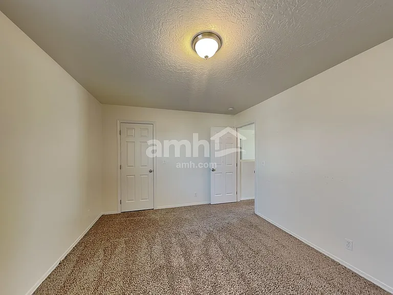 895 E Folgado Ct — Photo 20