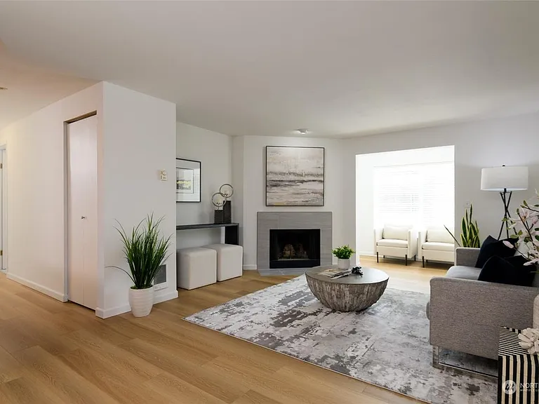 975 Aberdeen Ave NE #H204 — Photo 4