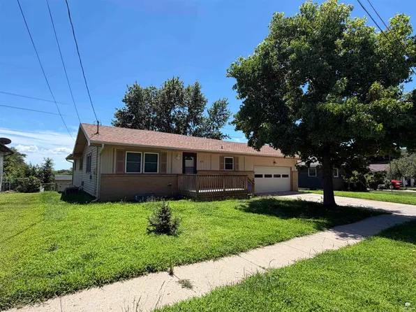 1023 Cypress St, Junction City, KS 66441
