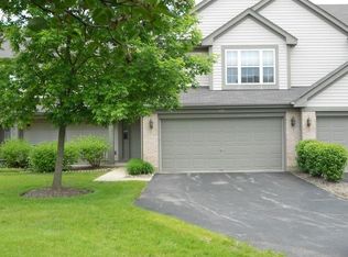 853 Blue Spruce Ct, Lindenhurst, IL 60046