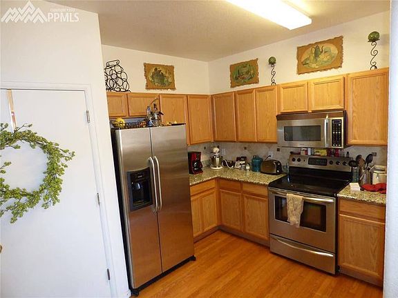 SS French Door Frig with Ice/Water on Door