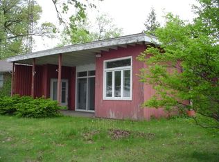 1037 E Northshore Dr, Syracuse, IN 46567