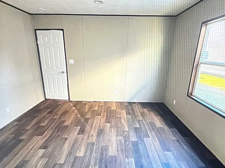 912 Yarborough Loop — Photo 3