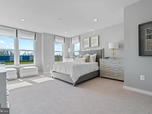 43802 Middleway Ter, Ashburn, VA 20147