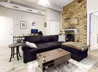 650 Briar, Chicago, IL 60657