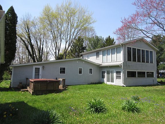 4th image of 104 Darrin Dr