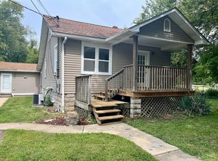 300 Tampa St, Godfrey, IL 62035