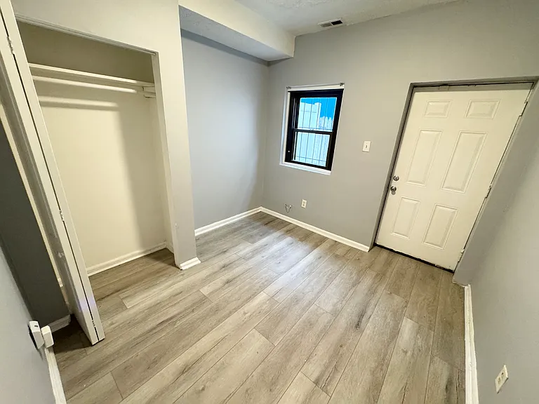 1537 A St SE — Photo 9