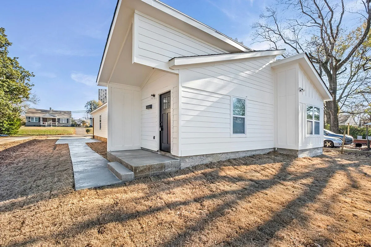 Building Photo - 1373 S Cooper St #1373