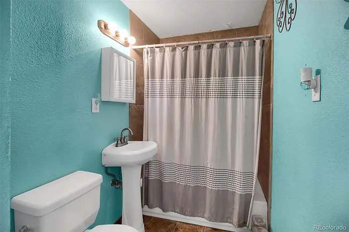 1585 S Umatilla St — Photo 24