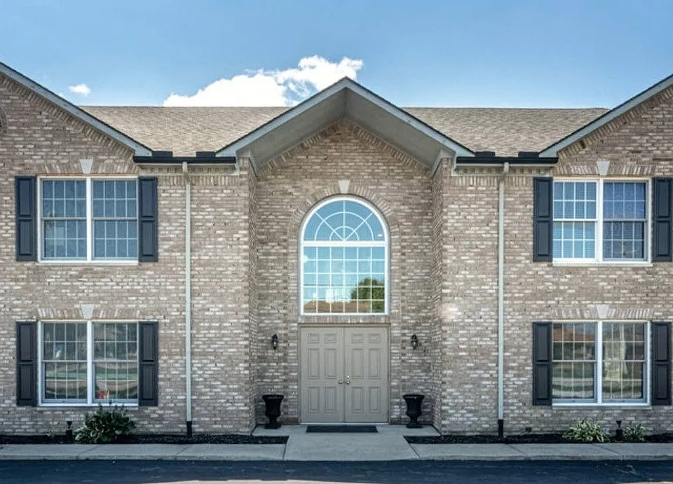 2011 S Lakeman Dr