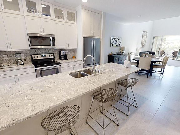 3rd image of 1021 Steven Patrick Ave