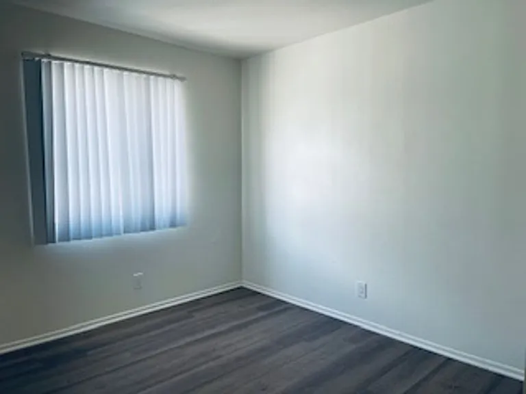 6442 Rostrata Ave — Photo 10