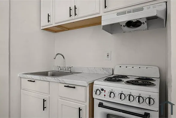 207 S Kenmore Ave #5 — Photo 2