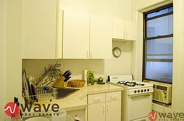 Rented by Wave Real Estate Group