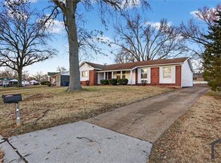2385 Greenbriar Dr, Florissant, MO