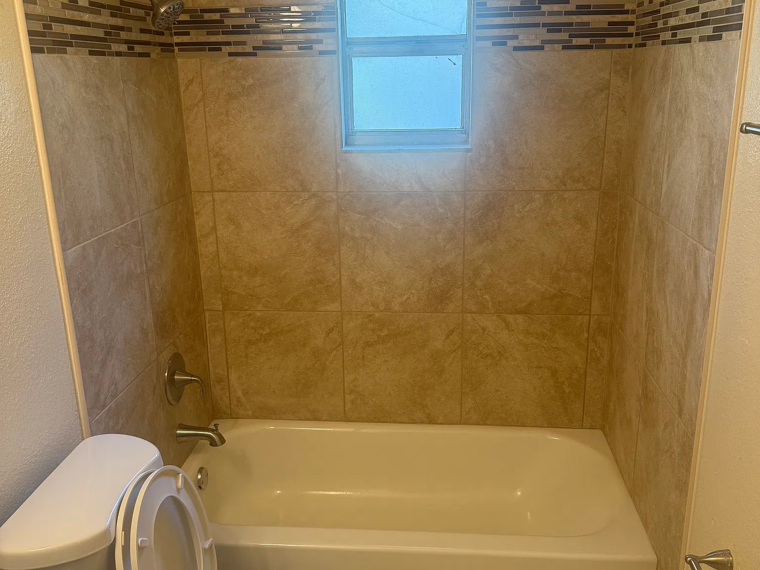 2 bed, 808 sqft, $1,500 — Photo 2