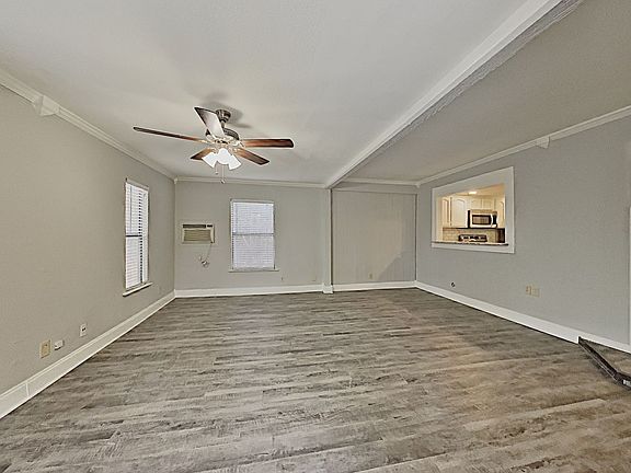 4th image of 10845 Braemoor Dr
