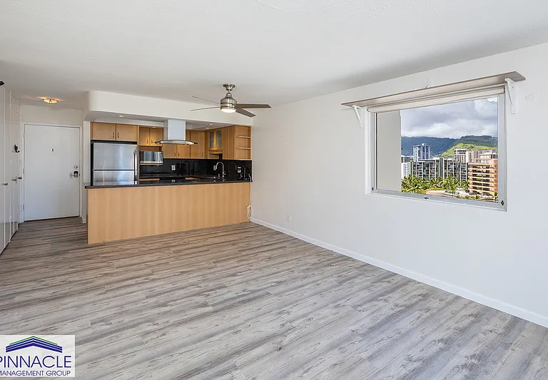 400 Hobron Ln #1215 — Photo 4