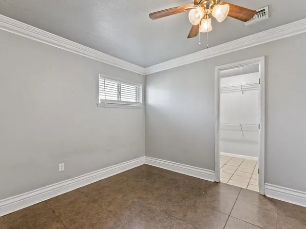 116 W Davitt St APT 3, Eagle Lake, TX 77434