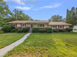 2624 Longview Ave, Rochester Hills, MI 48307