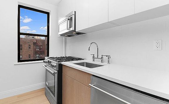 5th image of 711 W End Ave #522