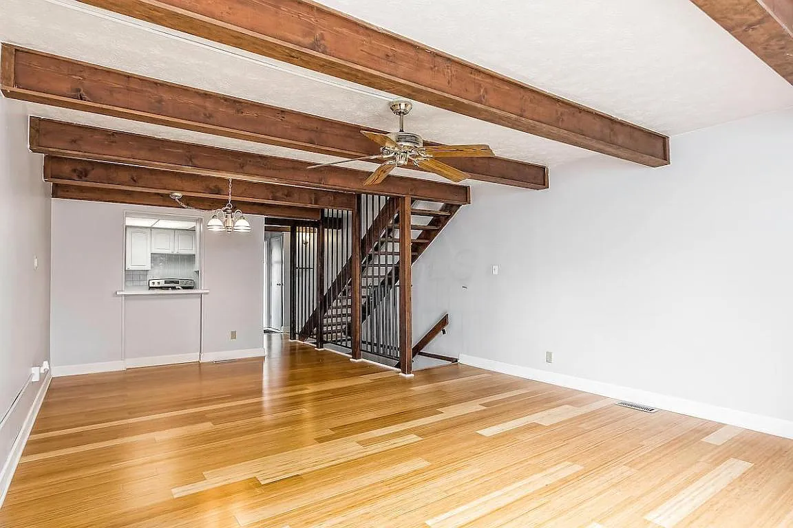 2 bed, 1.5 bath, 1216 sqft, $1,650 — Photo 4