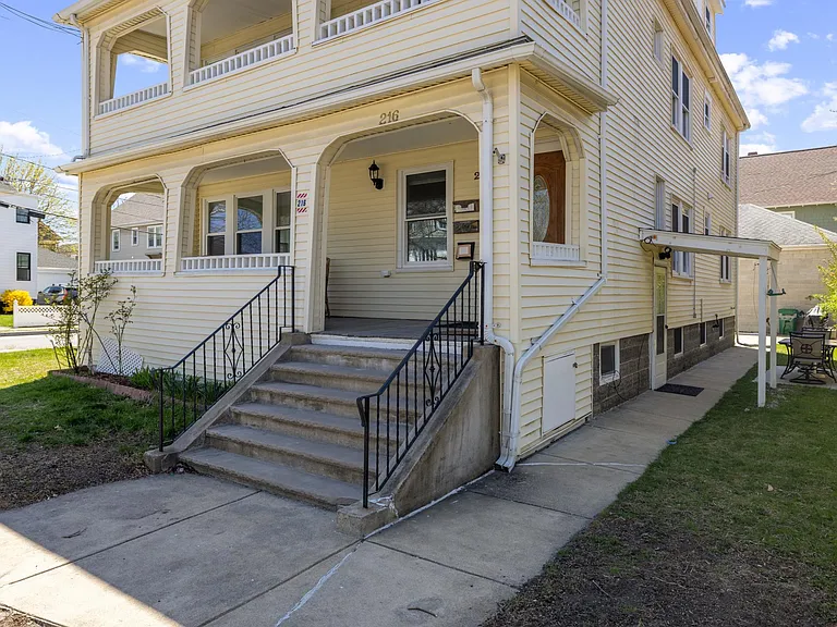 216 Broadway #2 — Photo 26