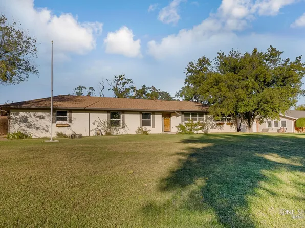 1318 Circle Dr, Abilene, TX 79602