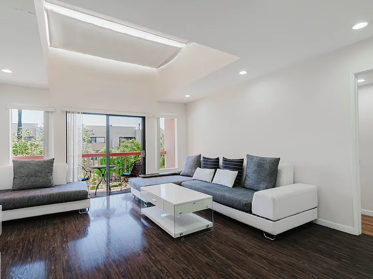 345 N Jackson St #309 — Photo 12