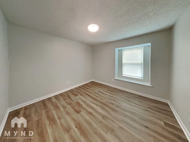 3305 Heritage Ln — Photo 17