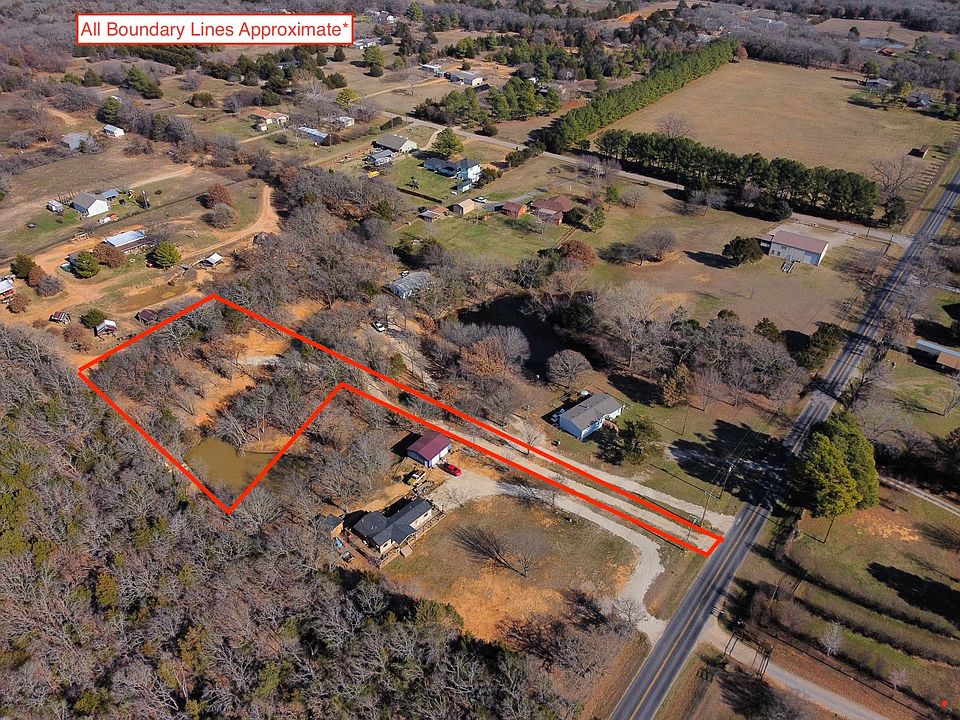 2nd image of 449 Locust Rd