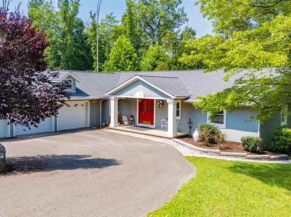 80 Candlelight Dr, Morgantown, WV 26508