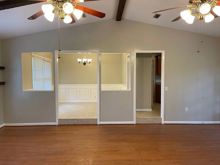 105 Kingston Dr — Photo 4