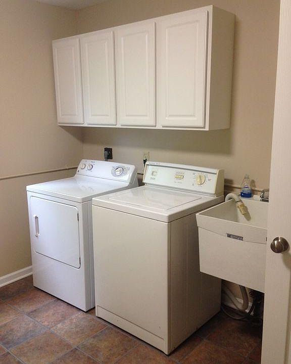 Washer/Dryer in utility room