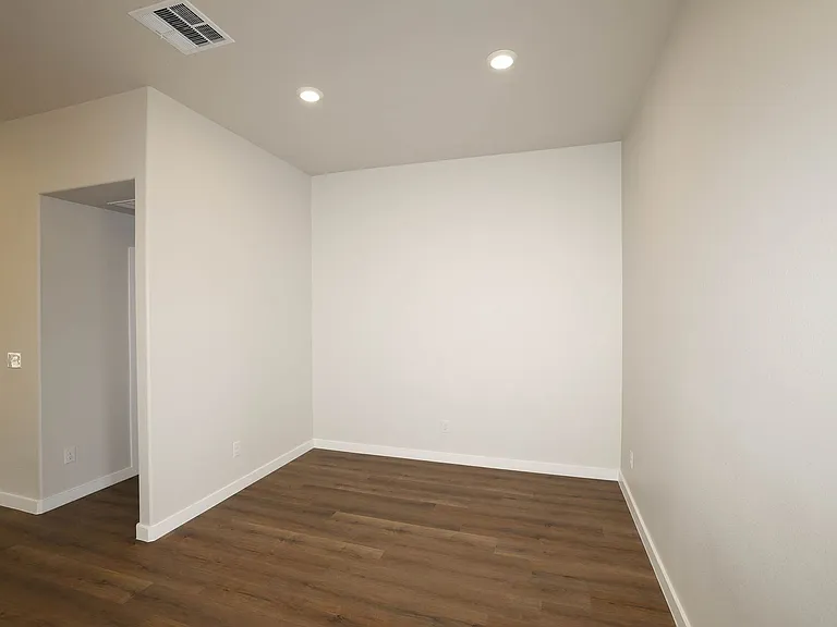 3003 Swenson St — Photo 9