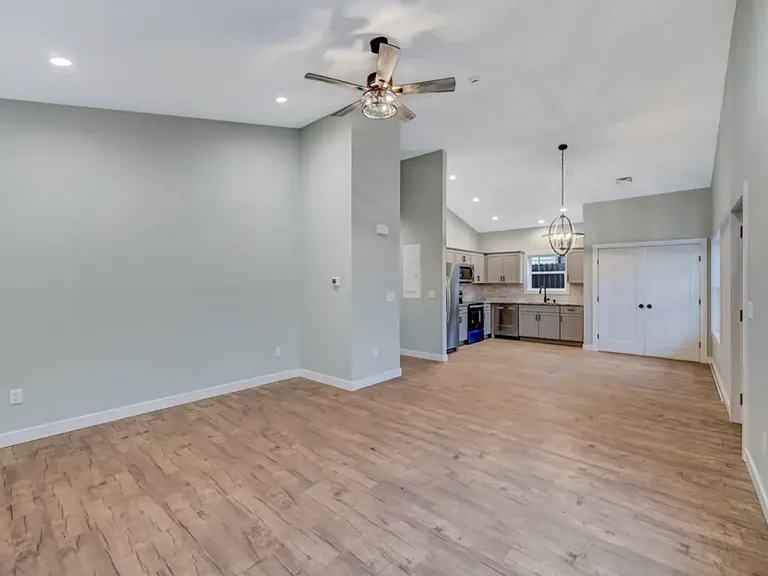 627 Prescott Ave #1 — Photo 8