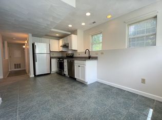 104 Middlesex Rd APT 1A, Tyngsboro, MA 01879