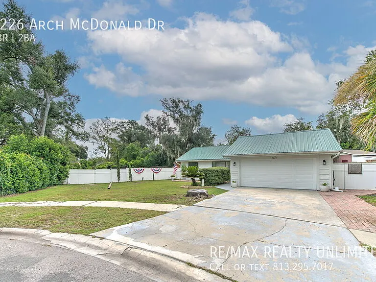 2226 Arch McDonald Dr — Photo 1