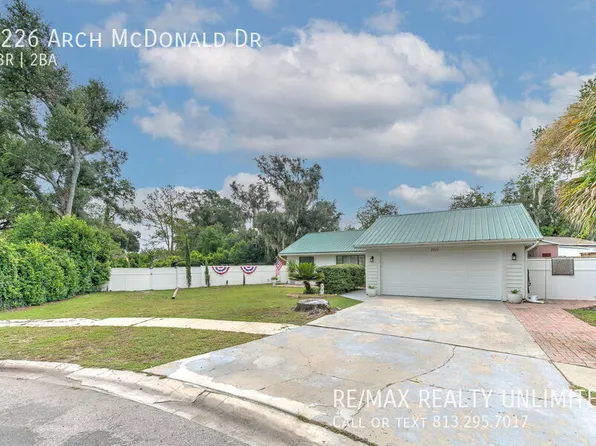 2226 Arch McDonald Dr, Dover, FL 33527