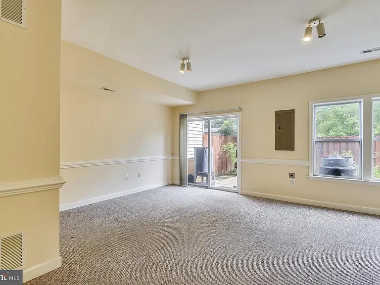 13500 Martha Jefferson Pl — Photo 29
