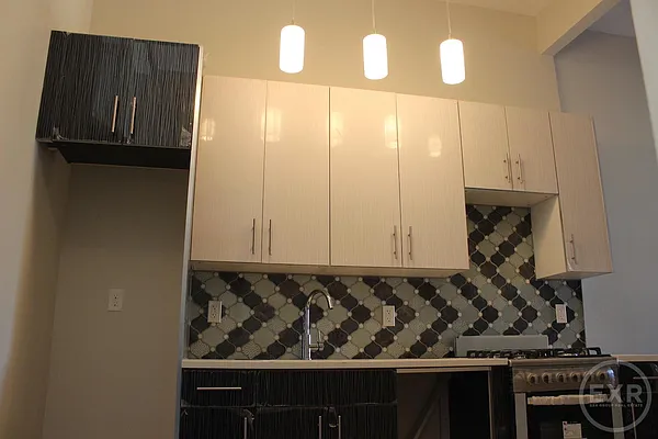 Rented by EXR | media 4