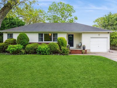 221 Schoenfeld Boulevard, Patchogue, NY, 11772