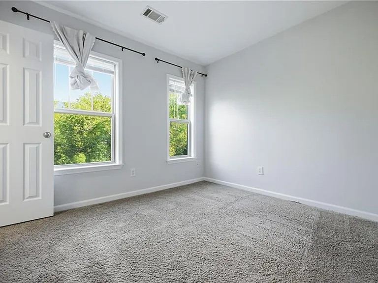 865 Commonwealth Ave SE — Photo 22